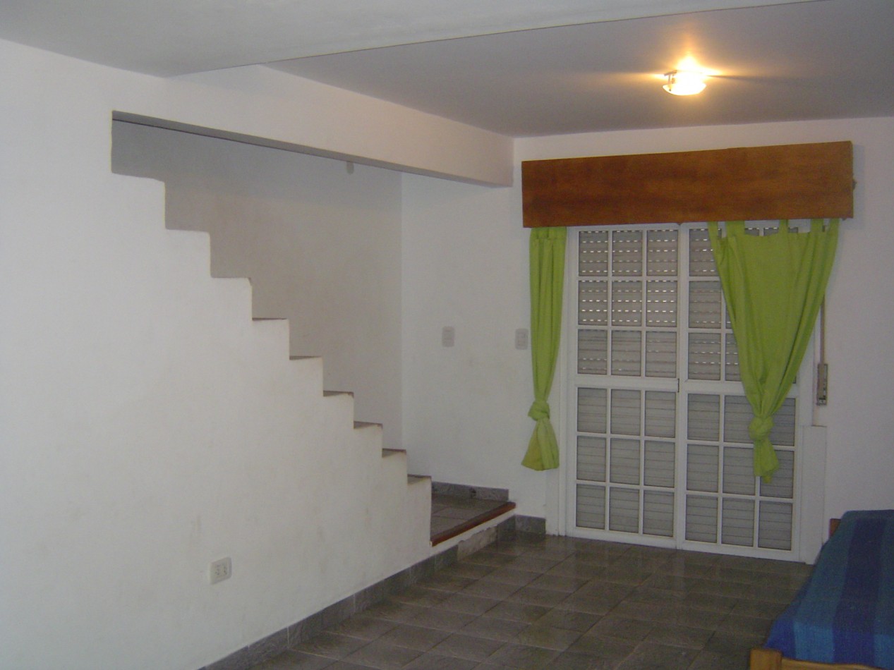 Duplex 3 ambientes - Calle 36 e/Costanera y 2 - V26