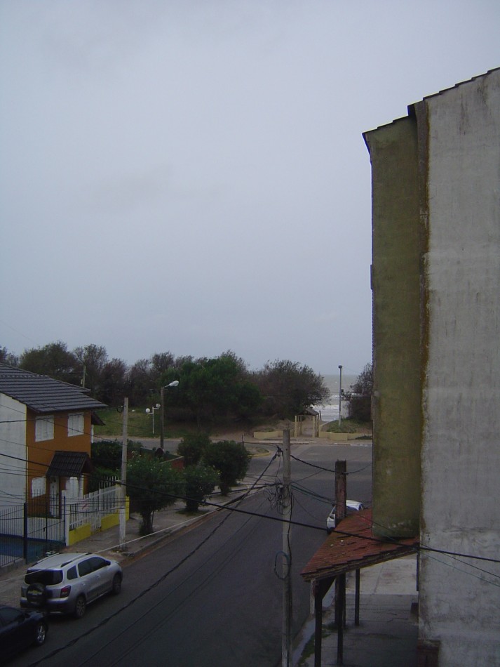 Duplex 3 ambientes - Calle 36 e/Costanera y 2 - V26