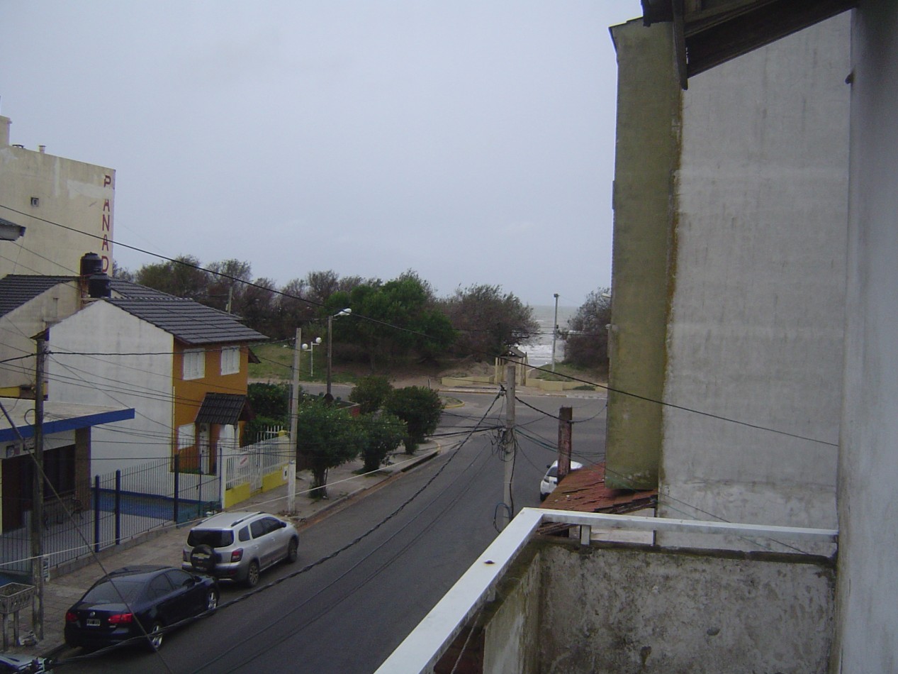 Duplex 3 ambientes - Calle 36 e/Costanera y 2 - V26