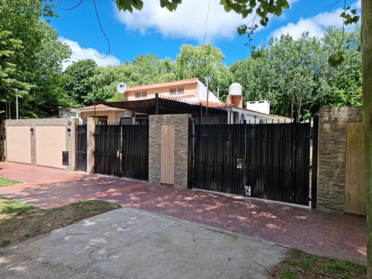 Chalet 4 ambientes - Calle 126 N°230 e/ 103 y 104 - V80