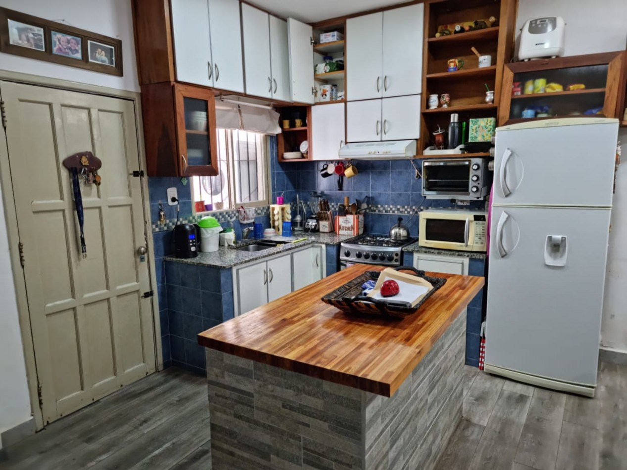 Chalet 4 ambientes - Calle 126 N°230 e/ 103 y 104 - V80