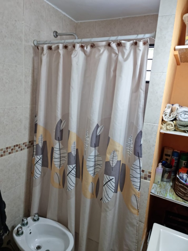 Chalet 4 ambientes - Calle 126 N°230 e/ 103 y 104 - V80