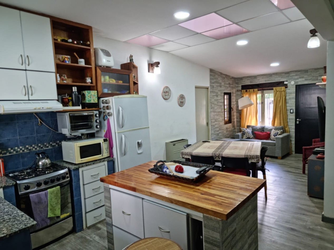 Chalet 4 ambientes - Calle 126 N°230 e/ 103 y 104 - V80