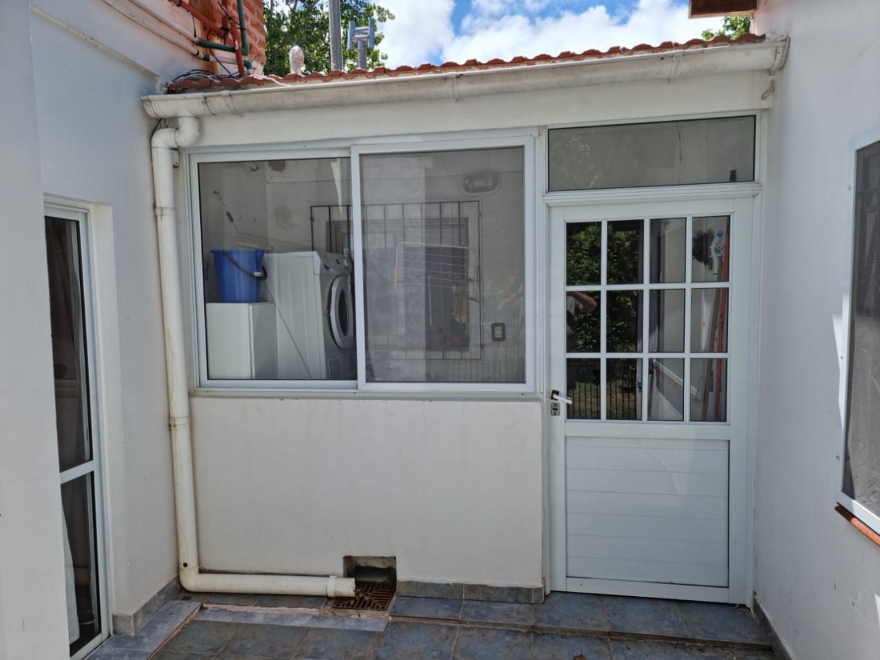 Chalet 4 ambientes - Calle 126 N°230 e/ 103 y 104 - V80