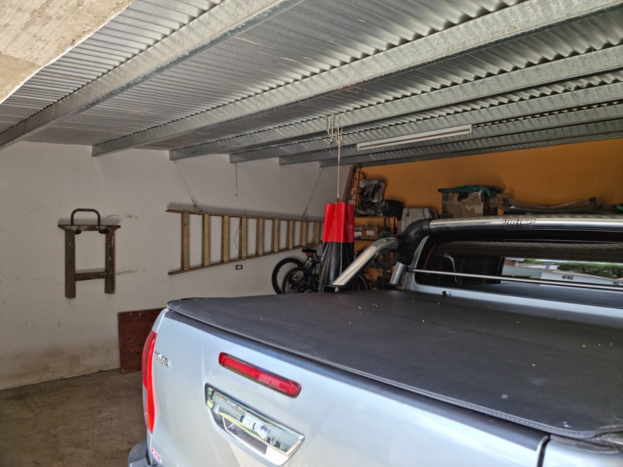 Chalet 4 ambientes - Calle 126 N°230 e/ 103 y 104 - V80