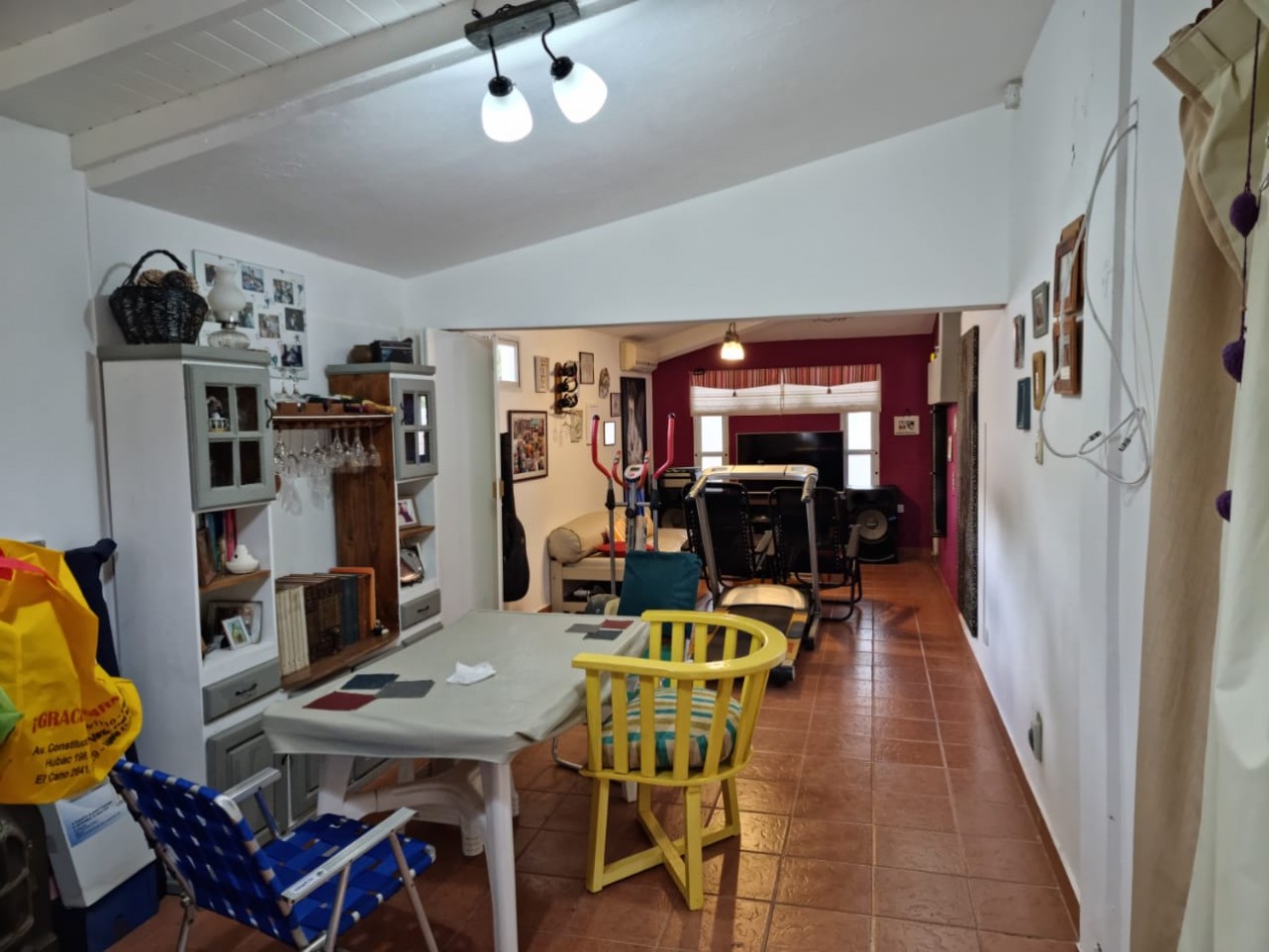 Chalet 4 ambientes - Calle 126 N°230 e/ 103 y 104 - V80