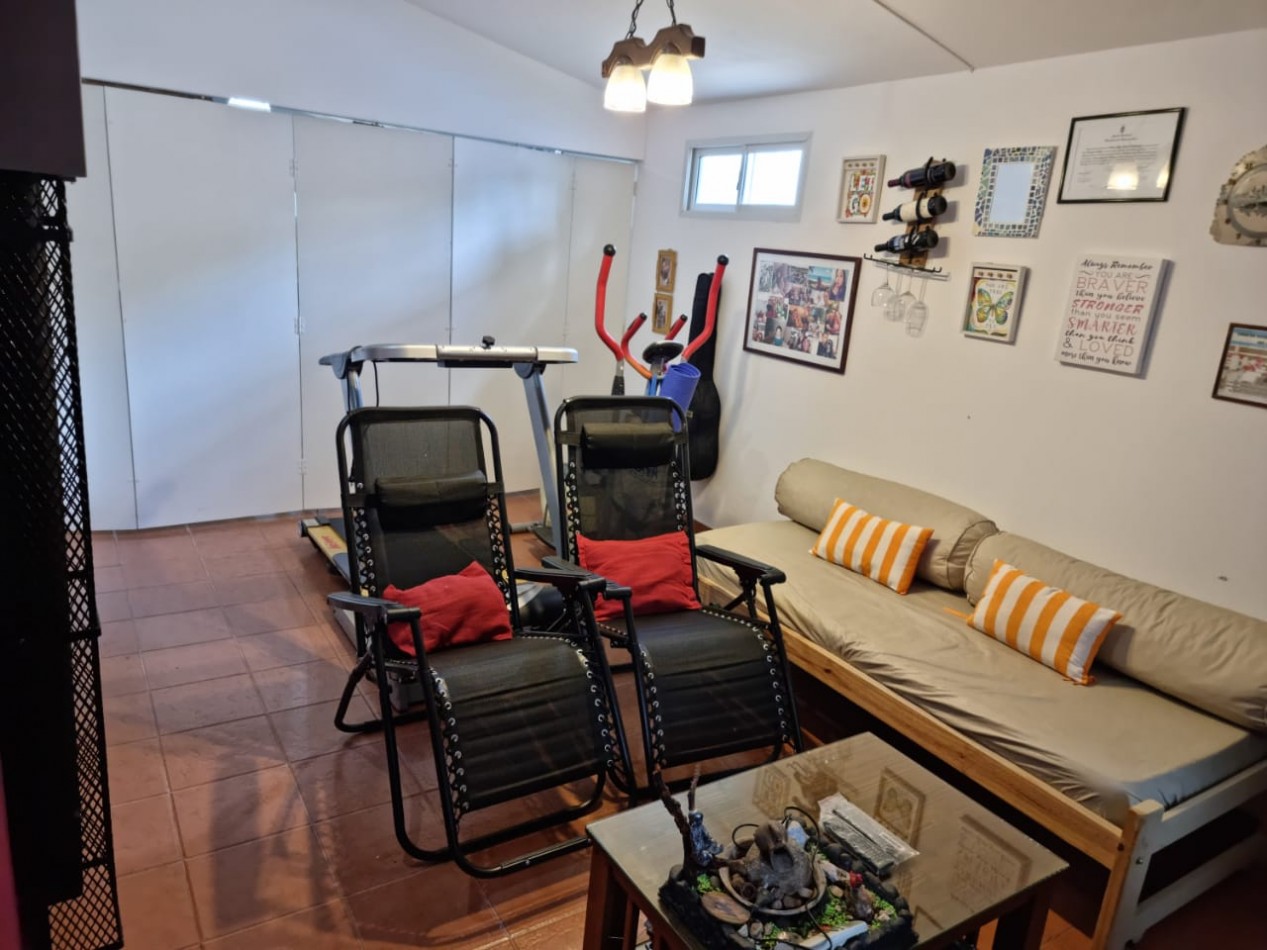 Chalet 4 ambientes - Calle 126 N°230 e/ 103 y 104 - V80