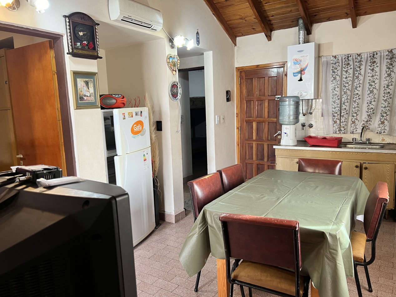 Chalet 3 ambientes - Calle 48 N°236 e/ 2 y 3 - V22
