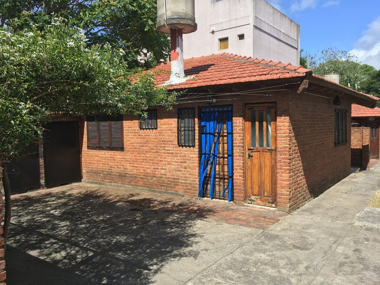 Chalet 3 ambientes - Calle 5 N°1548 e/ 42 y 43 - V32
