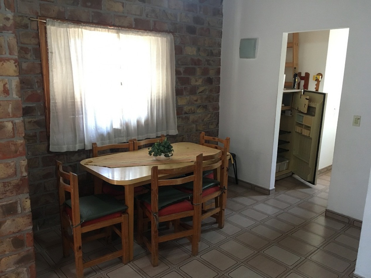 Chalet 3 ambientes - Calle 5 N°1548 e/ 42 y 43 - V32
