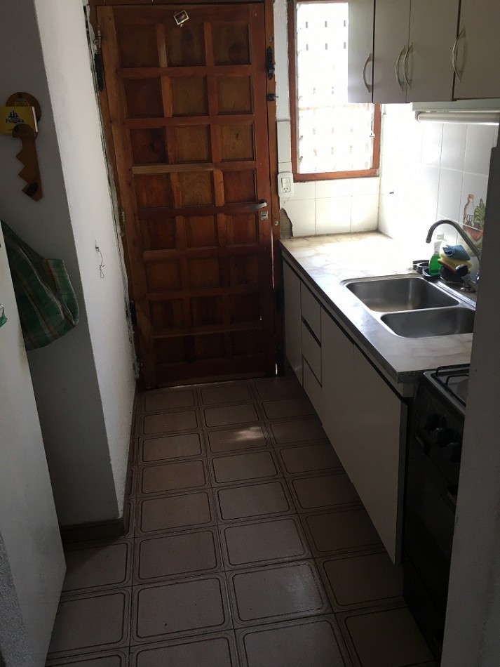 Chalet 3 ambientes - Calle 5 N°1548 e/ 42 y 43 - V32