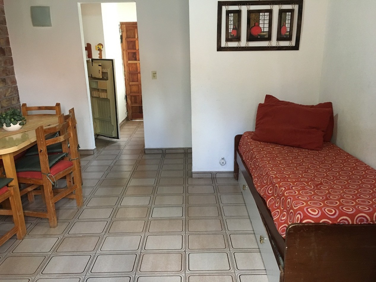 Chalet 3 ambientes - Calle 5 N°1548 e/ 42 y 43 - V32