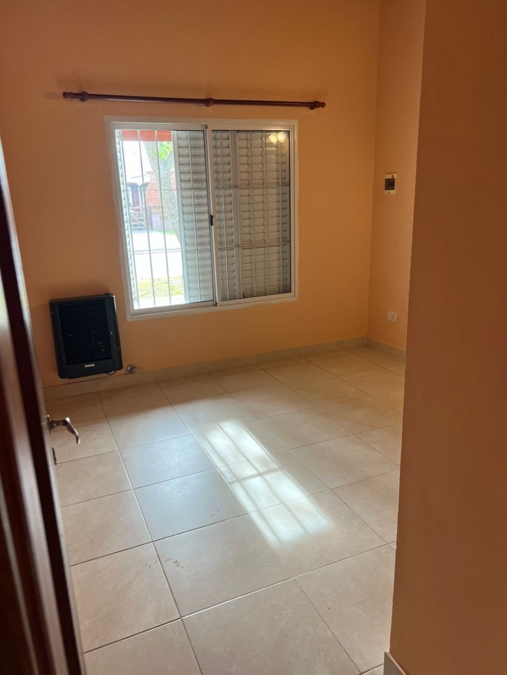 Chalet de 3 ambientes - Calle 29 e/ 6 y 7 - 293