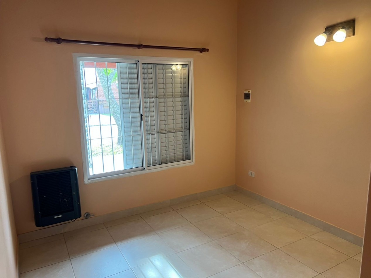 Chalet de 3 ambientes - Calle 29 e/ 6 y 7 - 293