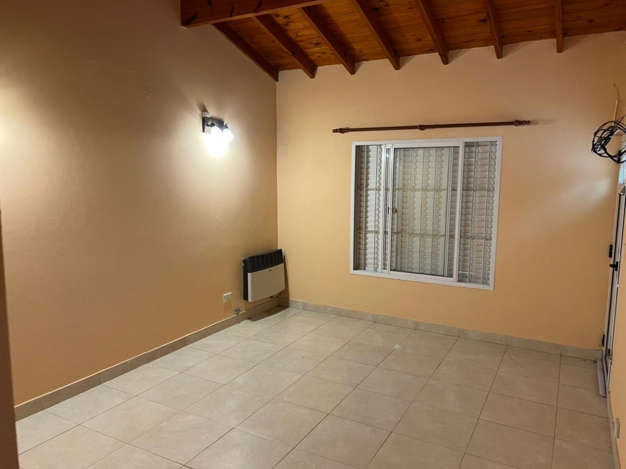 Chalet de 3 ambientes - Calle 29 e/ 6 y 7 - 293