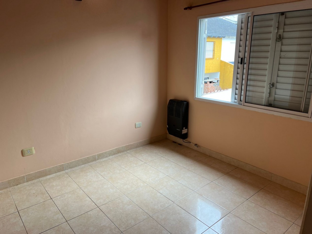 Duplex de 3 ambientes - Calle 64 e/1 y 2 - 642