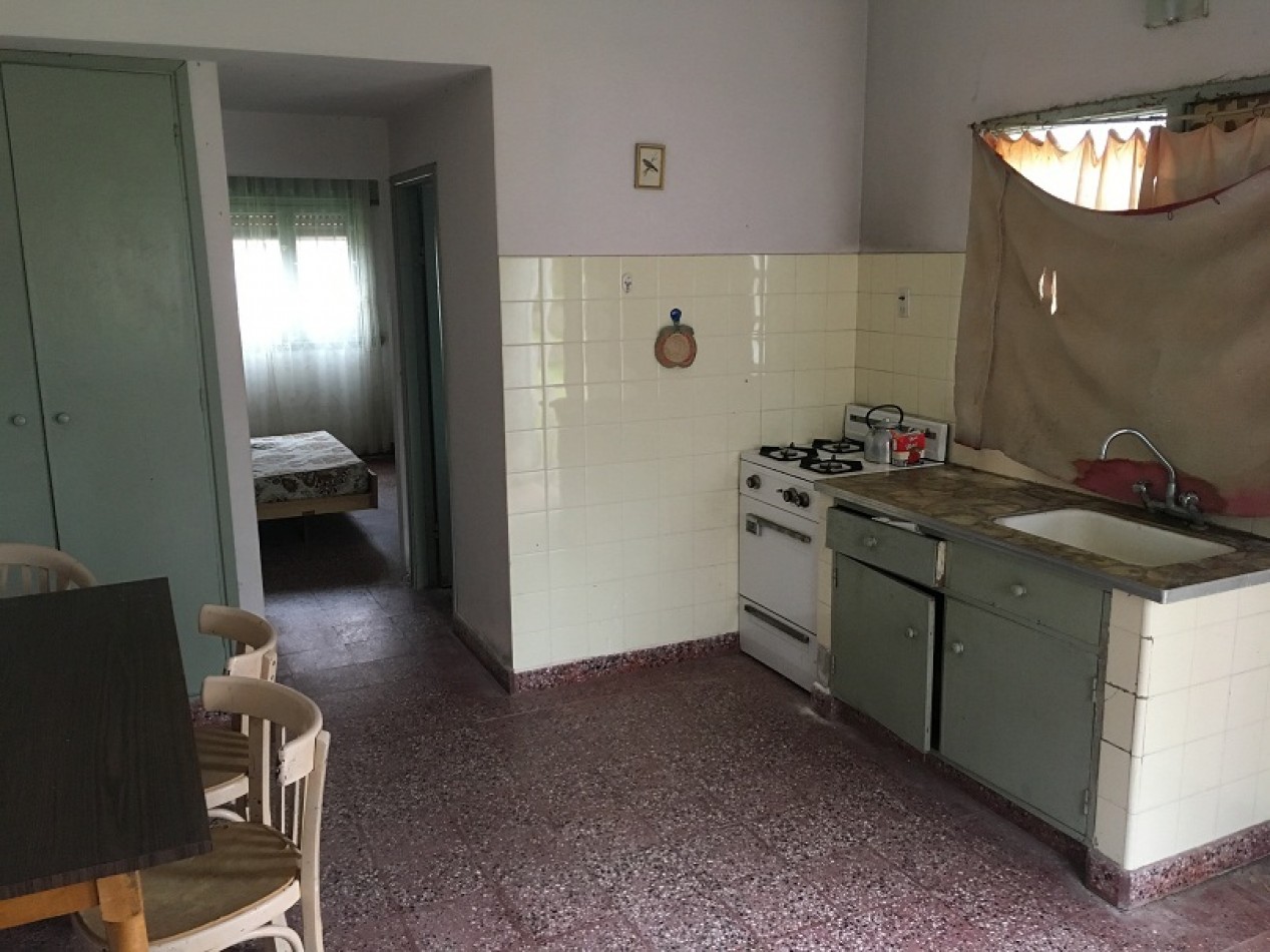 2 Chalets de 2 ambientes - Calle 28 e/5 y 6 - V44
