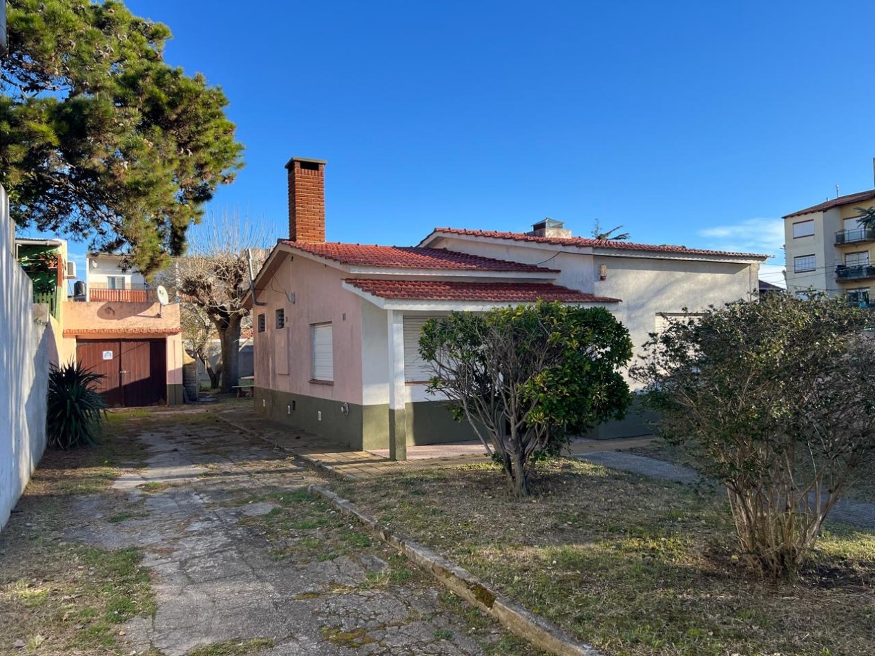 V24 - Chalet 3 dormitorios con Garage - Calle 34 e/ 4 y 5