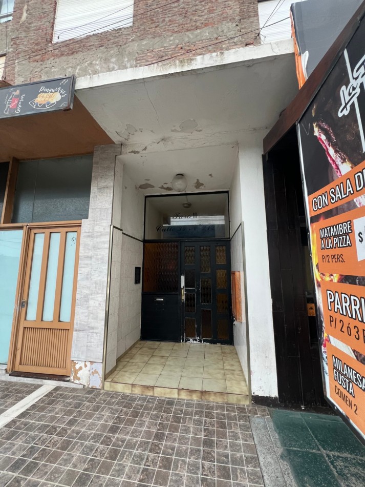 V17 - Depto. 2 Ambientes - Calle 34 N°202 Esq. 2 - 2° piso