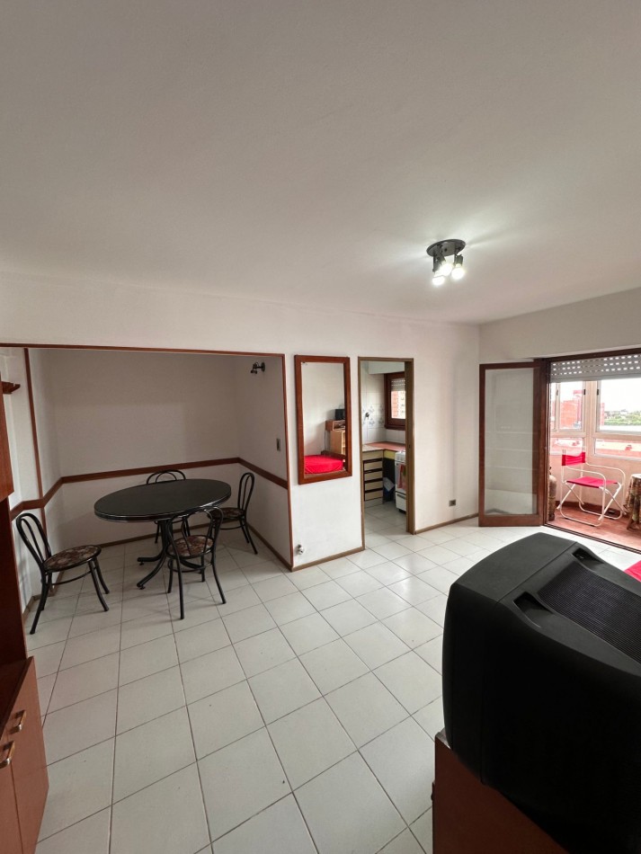 V47 - Departo. 2 Ambientes - Diagonal 18 N°1350 e/ 40 y 41 - 6° Piso