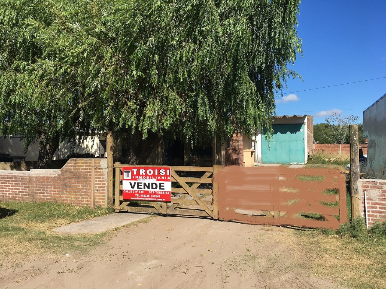 V14 - Galpon con Chalet 2 ambientes - Calle 11 e/48 y 49