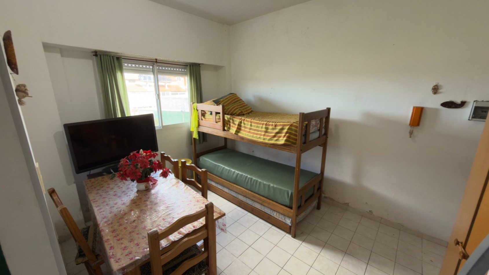 V20 - Departamento 2 Ambientes con Cochera - Calle N°150