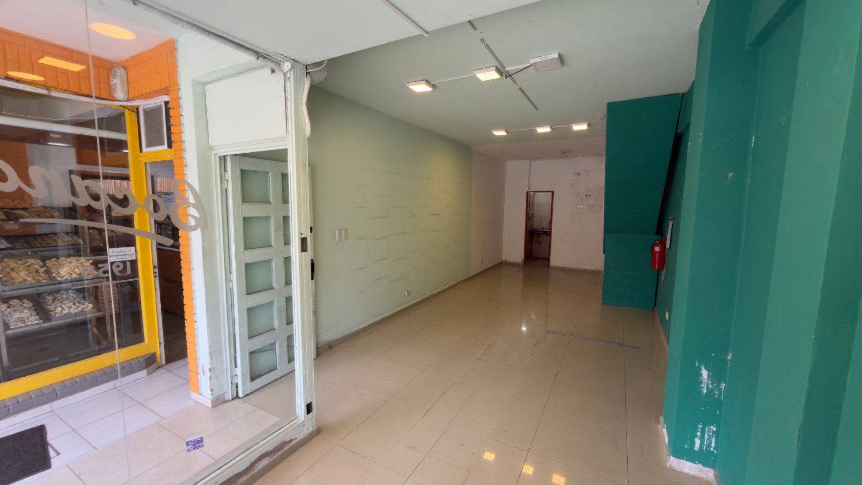 A16 - Local Calle 2 N°666 e/ 33 y 34