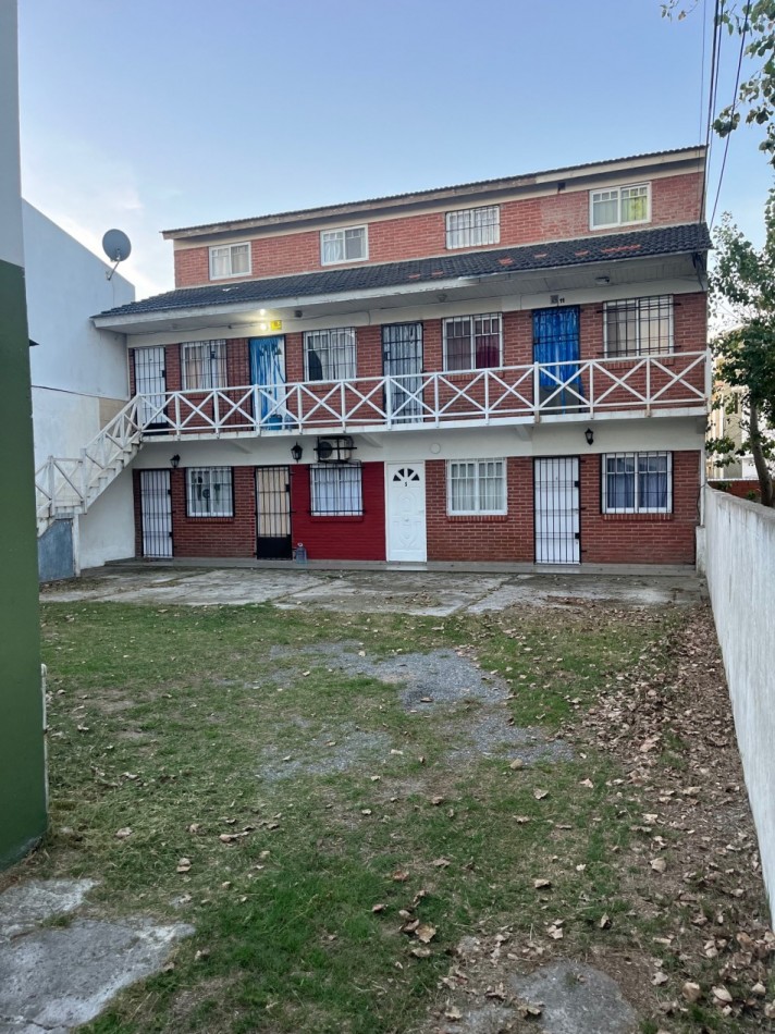 Duplex 3 ambientes - Calle 44 N°167 e/ 1 y 2 - V13