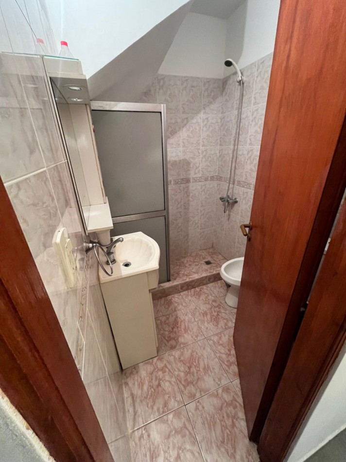 Duplex 3 ambientes - Calle 44 N°167 e/ 1 y 2 - V13