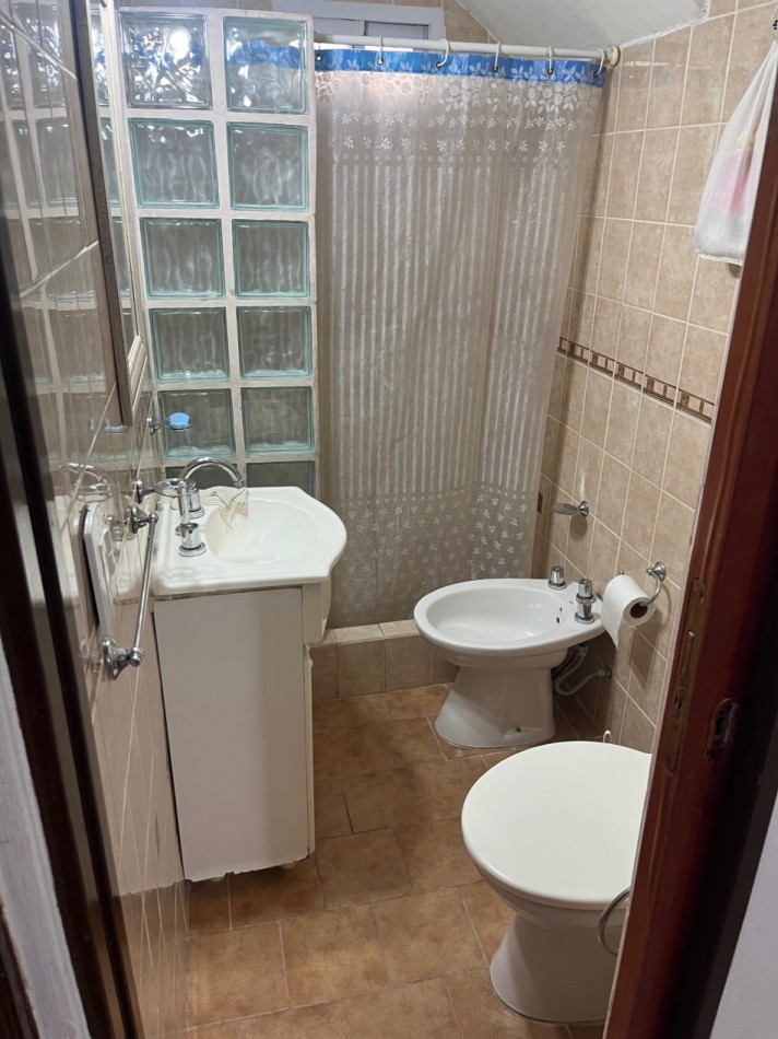 Chalet 4 ambientes - Calle 6 N°2048 e/ 47 y 48 - V5