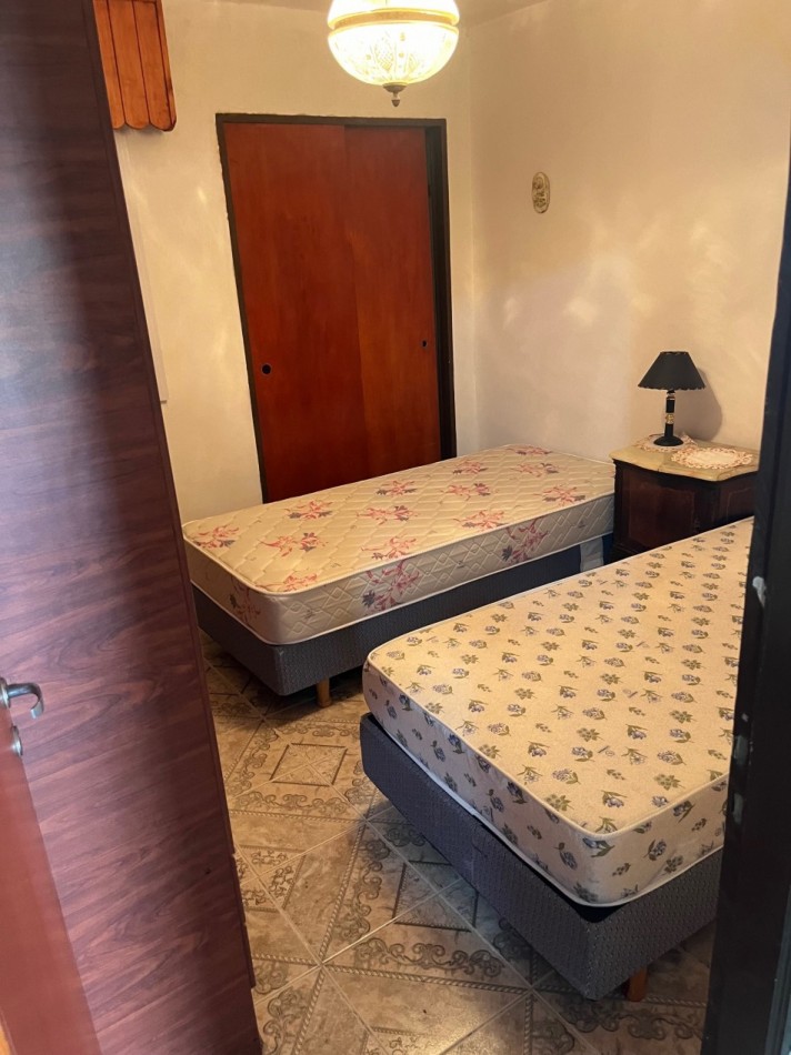 Chalet 4 ambientes - Calle 6 N°2048 e/ 47 y 48 - V5