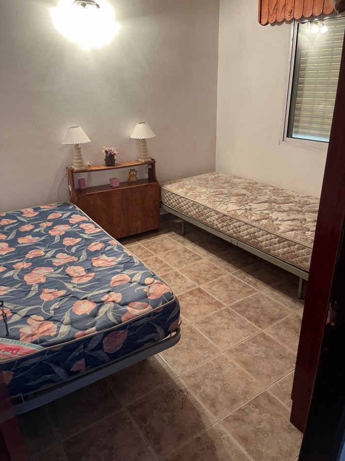 Chalet 4 ambientes - Calle 6 N°2048 e/ 47 y 48 - V5