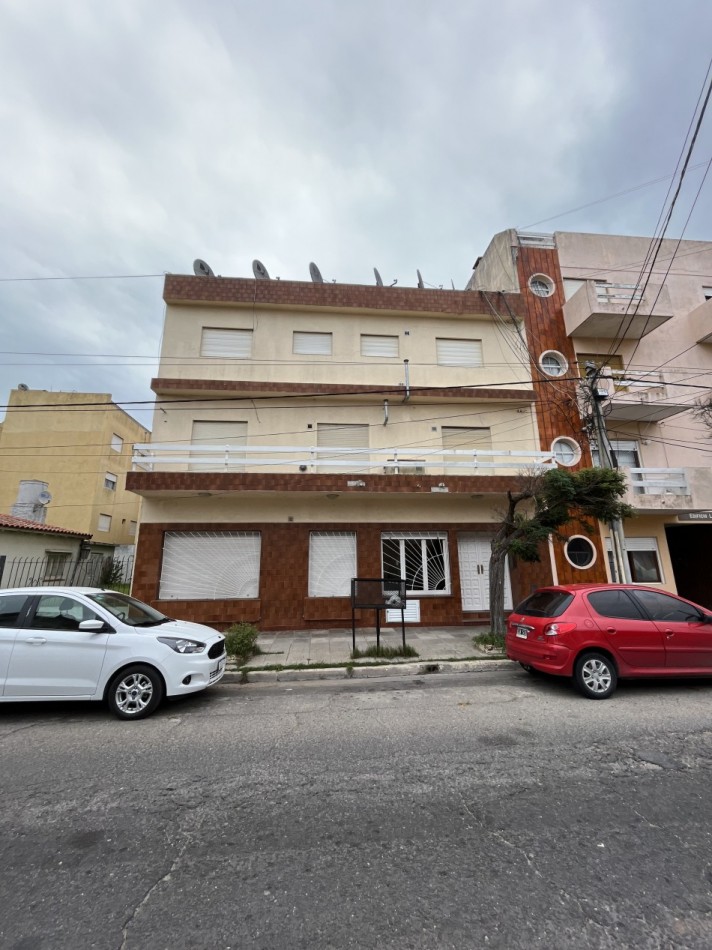 Depto. 4 ambientes - Calle 31 N°324 e/3 y 4 - V69