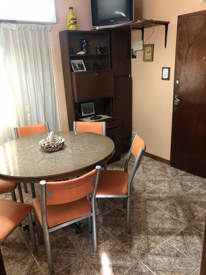 Depto. 2 ambientes - Calle 2 N°875 e/35 y 36 - V6