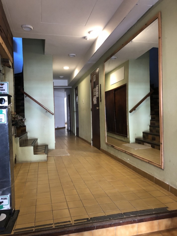 Depto. 2 ambientes - Calle 2 N°875 e/35 y 36 - V6