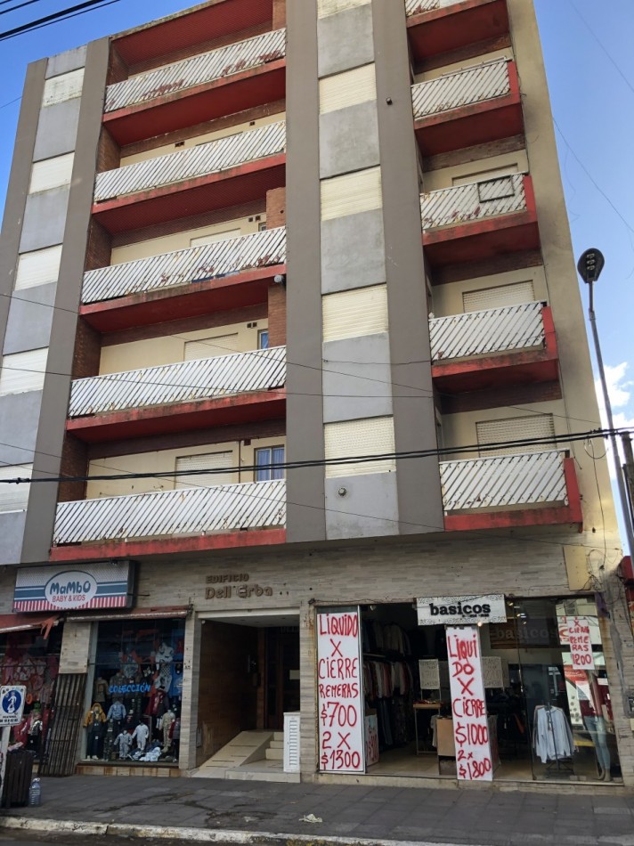 Depto. 2 ambientes - Calle 2 N°875 e/35 y 36 - V6
