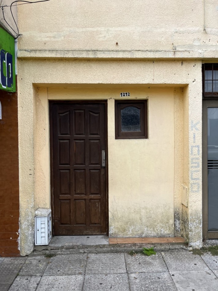 Depto. 2 ambientes tipo chalet - Calle 3 N°1212 e/39 y 40 - V61B