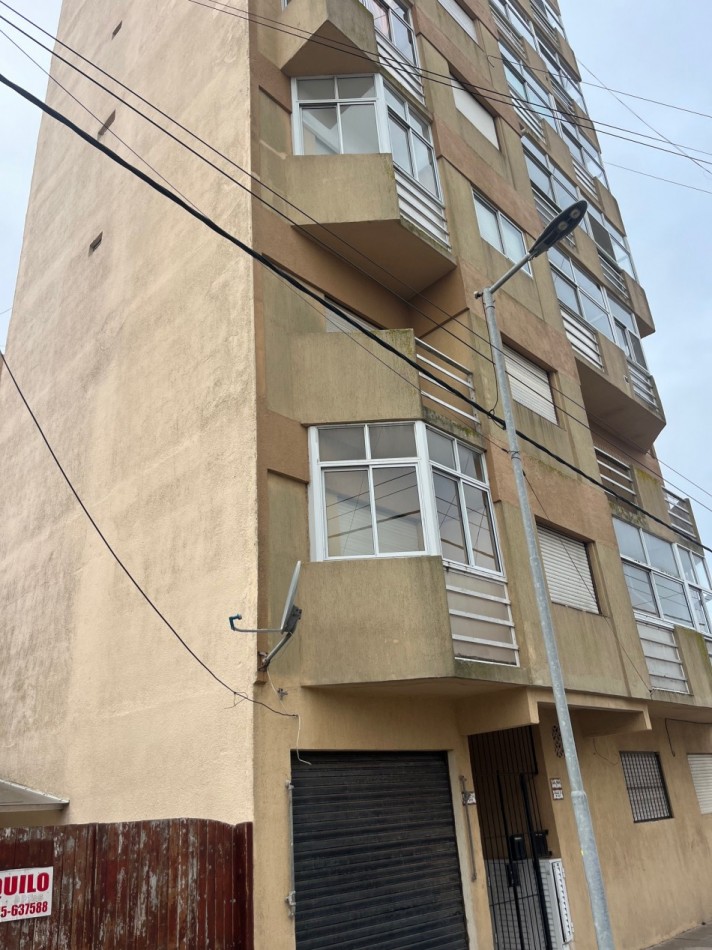 Depto. 2 ambientes - Calle 33 N°267-269 e/2 y 3 - V52
