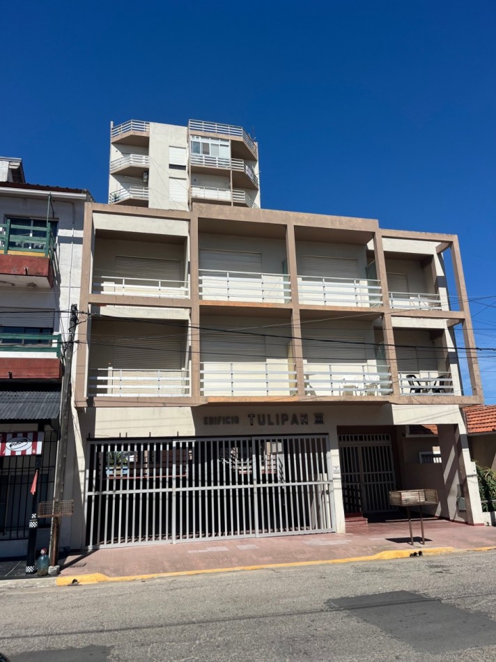 Depto. 2 ambientes - Calle 43 N°250 entre 2 y 3 - V15