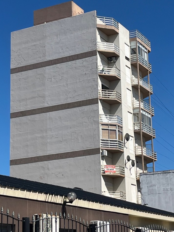 Depto. 2 ambientes - Calle 43 N°250 entre 2 y 3 - V15