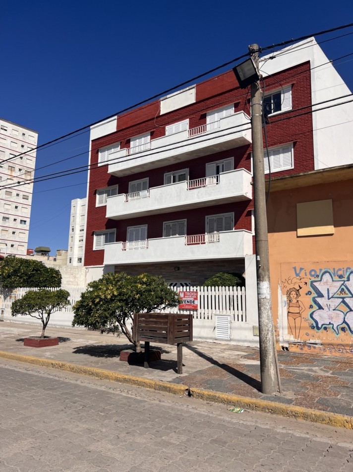 Depto. 3 ambientes - Av. Costanera N°651 - V27