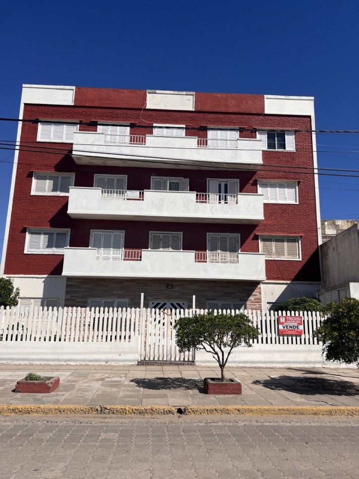 Depto. 3 ambientes - Av. Costanera N°651 - V27