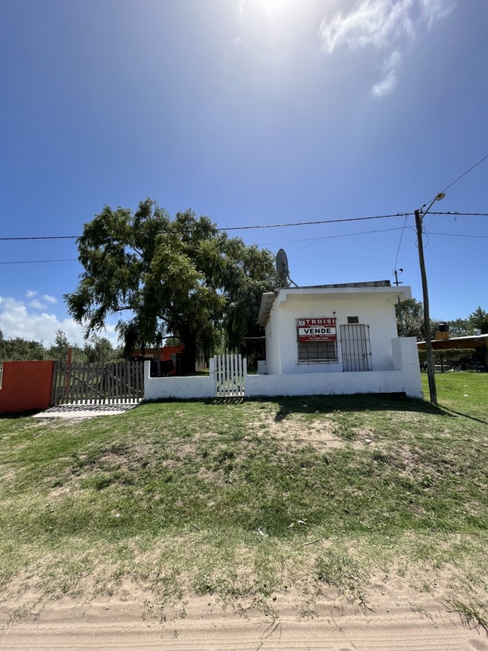 Casa 2 ambientes - Calle 48 N°1119 e/11 y 12 - V75