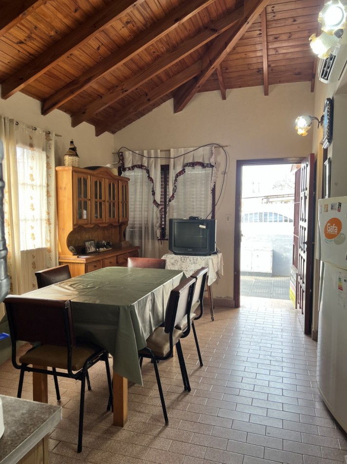 Chalet 3 ambientes - Calle 48 N°236 e/ 2 y 3 - V22