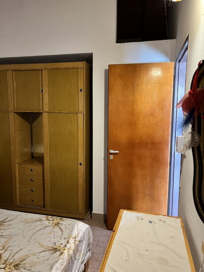 Chalet 3 ambientes - Calle 48 N°236 e/ 2 y 3 - V22