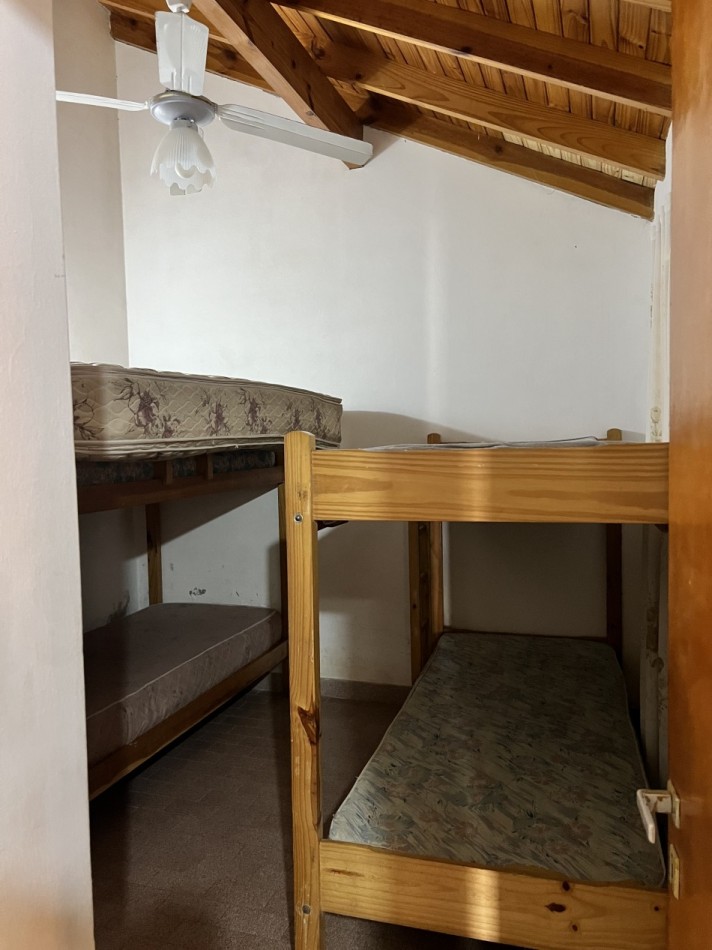Chalet 3 ambientes - Calle 48 N°236 e/ 2 y 3 - V22