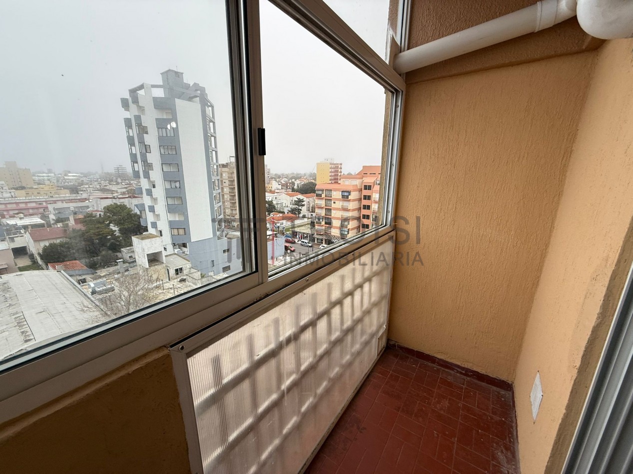 V52 - Depto. 2 ambientes - Calle 33 e/2 y 3