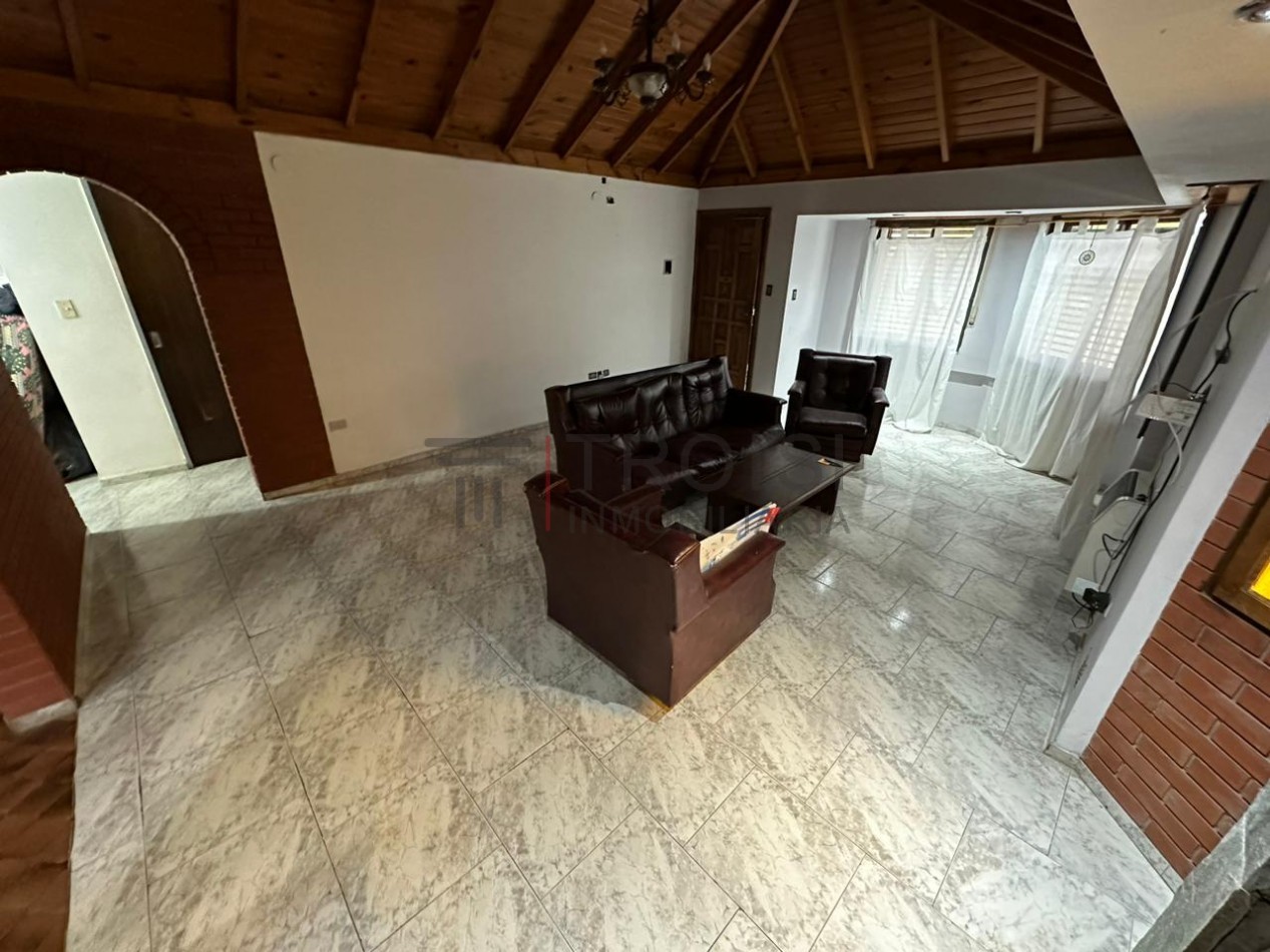 V36 - Chalet 4 ambientes - Calle 5 e/ 47 y 48