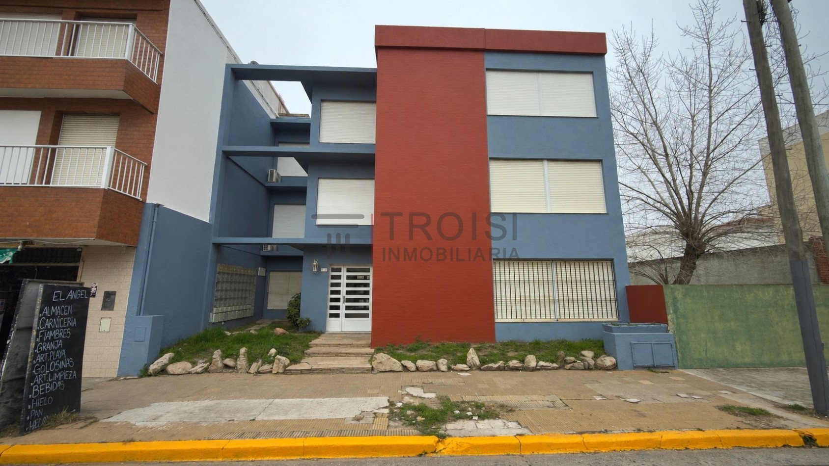V12 - Depto. 2 ambientes - Calle 35 e/2 y 3