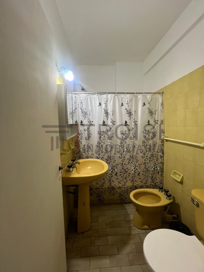V17 - DEPARTAMENTO - 2 AMBIENTES - Calle 34 N°202 Esq. 2 - 2° piso